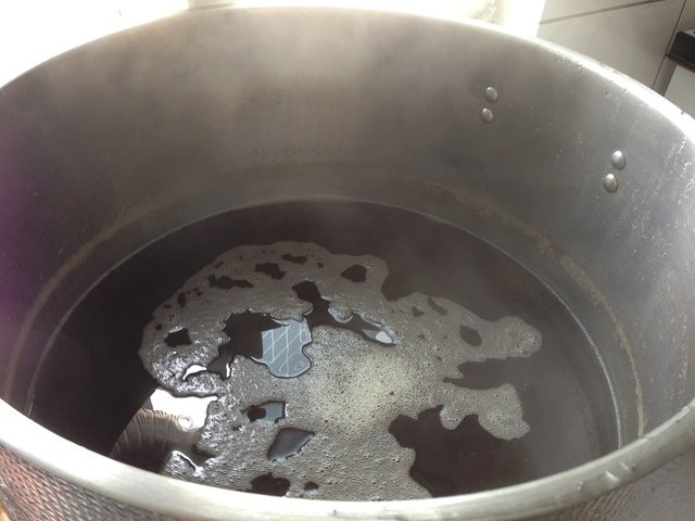 Nach dem Kochen. Gut was weg. Wieviel L das wohl sind?