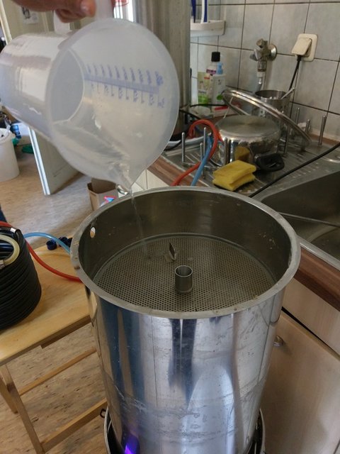 IMAG2183.jpg (204 KiB) 4595 mal betrachtet Der Nachguss kommt