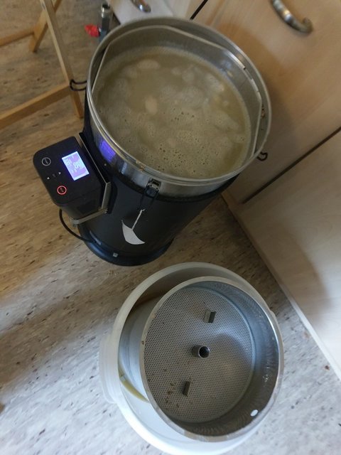 IMAG2192.jpg (189.43 KiB) 4595 mal betrachtet Auf dem Weg zum Hopfenkochen