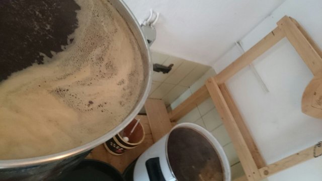 Wiedereinmal, zu geringe Kapazitäten! bin ich froh das ich meinen Einkocher nicht verkauft hab!