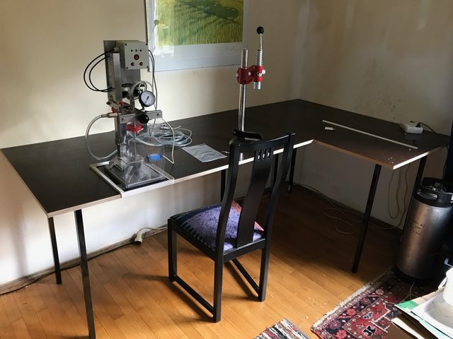 IMG_0545.jpg (275.99 KiB) 12502 mal betrachtet Abfülltisch