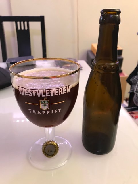 IMG_0716.jpg (171.69 KiB) 10949 mal betrachtet Trappist Westvleteren 12 (14 Monate gelagert)