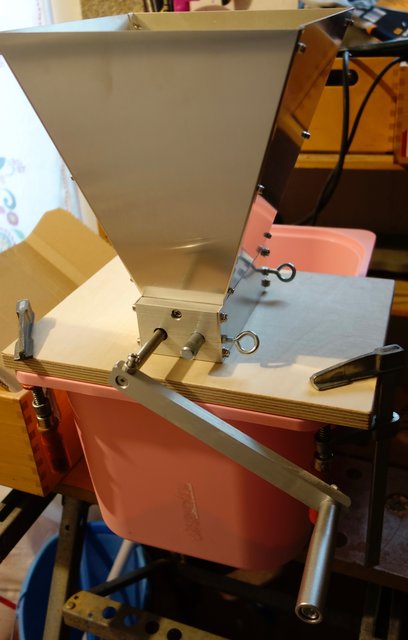 Malzmühle mit Handkurbel