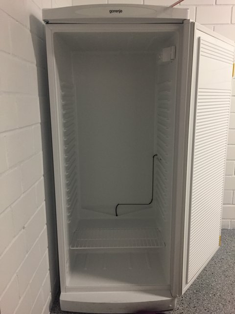 IMG_4199.JPG (1.15 MiB) 28028 mal betrachtet Lagerkühlschrank