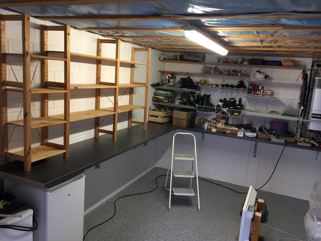 IMG_4200.JPG (2.05 MiB) 28028 mal betrachtet Brauraum mit Regalen