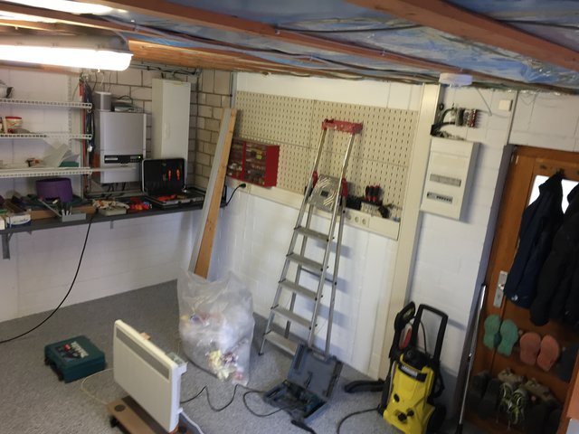 IMG_4201.JPG (1.85 MiB) 28028 mal betrachtet Brauraum mit Regalen