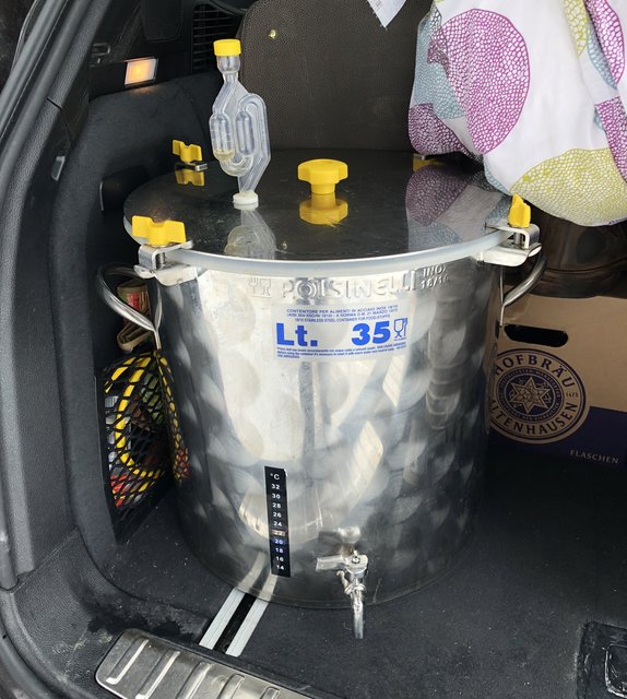 Gärfass im Kofferraum ...