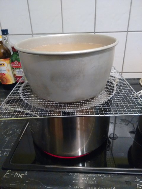 da der Rest nicht mehr ordentlich abfließen wollte, habe ich ihn beim kochen noch tropfen lassen