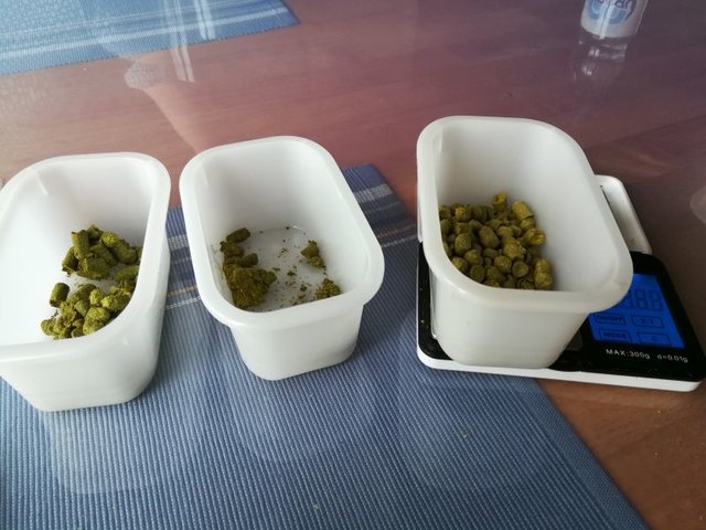 HopfenWiegen.jpg