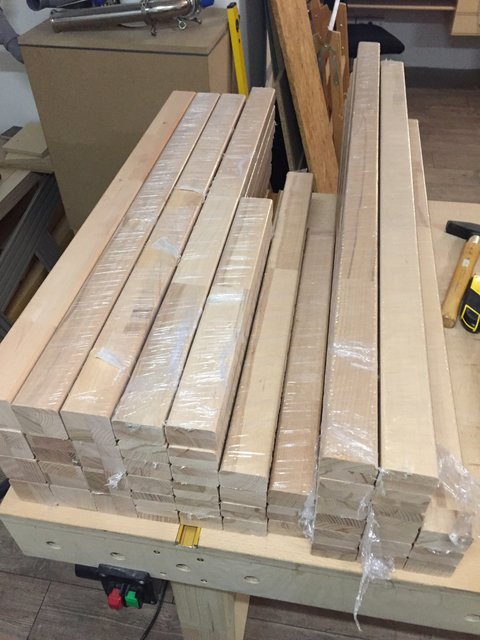 IMG_5497.jpg (1.39 MiB) 10388 mal betrachtet Holzuschnitt für den Rahmen des Brautisch