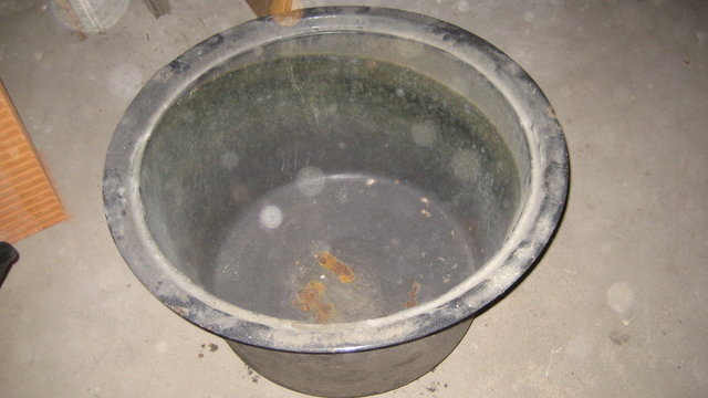2 Emaille Waschschkessel je ca. 95 l