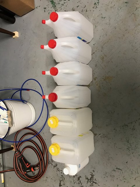 IMG_1150.jpg (313.62 KiB) 13152 mal betrachtet Ziemlich viel Flüssigkeit...