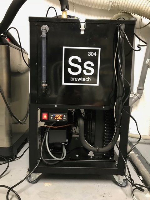 IMG_1145.jpg (281.03 KiB) 13723 mal betrachtet Front Ansicht