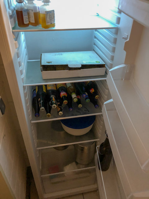 Der Vollständigkeithalber der Kühlschrank für Fässer/Flaschen/Hopfen und Hefe. Auch die Kaltreifung wird hier durchgeführt.