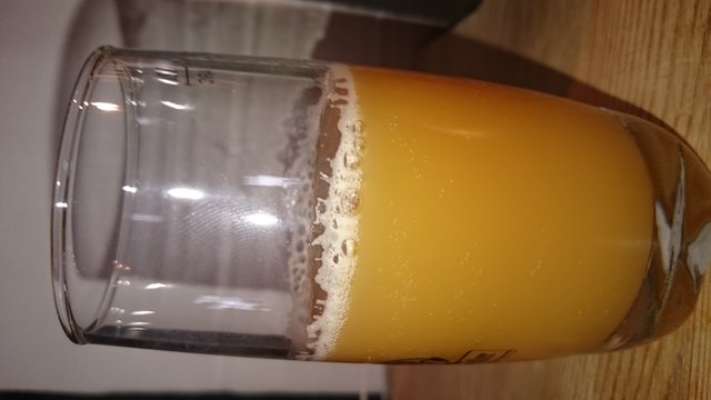 Nach 2 Tage Hauptgärung. Immer noch extrem Trübe.