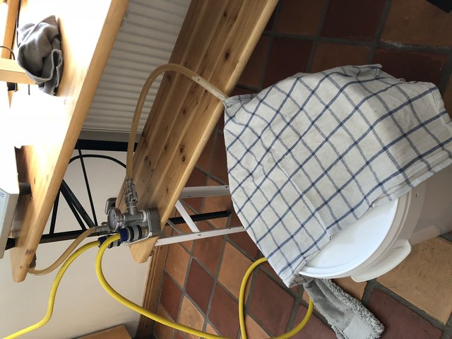 Eimer gegen Flugviech abgedeckt