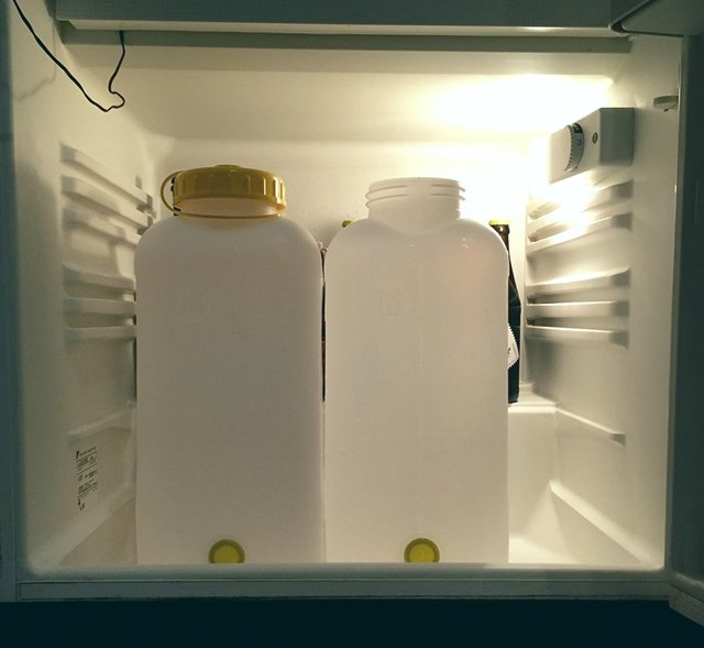 behälter.jpg