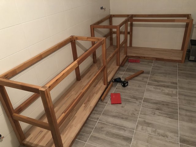 IMG_0202.jpg (2.03 MiB) 9057 mal betrachtet Probeliegen der fertig zugeschnittenen unteren Platten