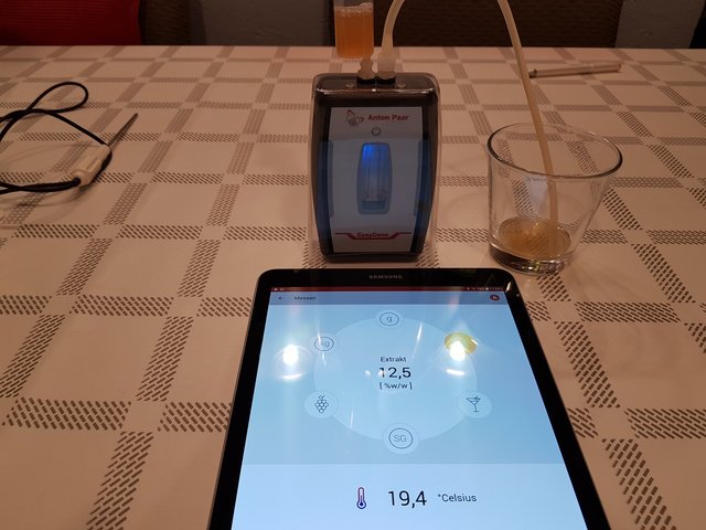 23-Stammwürze.jpg (294.97 KiB) 6431 mal betrachtet Stammwürze 12,5%, Sudhausausbeute ca. 67%