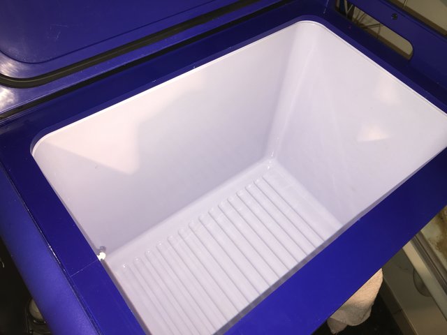 Nachdem der Beutel raus ist einmal durchwischen und die Gärkühlbox ist wie neu ...