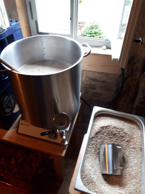 Einmaischen im 50 Liter Topf auf Hendi