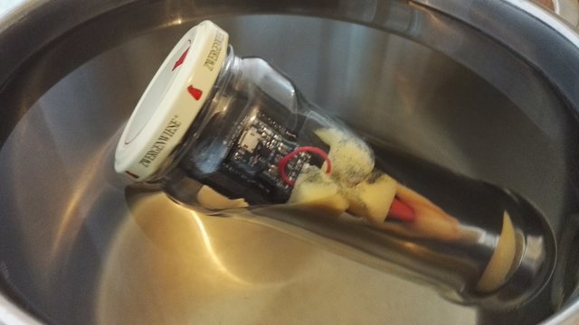 10° Plato w.jpg (270.32 KiB) 8437 mal betrachtet Bei 10° Plato beträgt die Neigung 47°, der Deckelrand ist noch knapp über dem Wasserspiegel