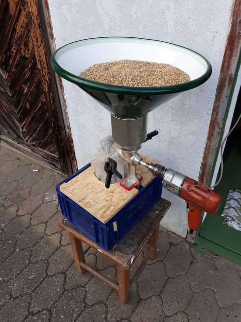 Schrotmühle mit Antrieb