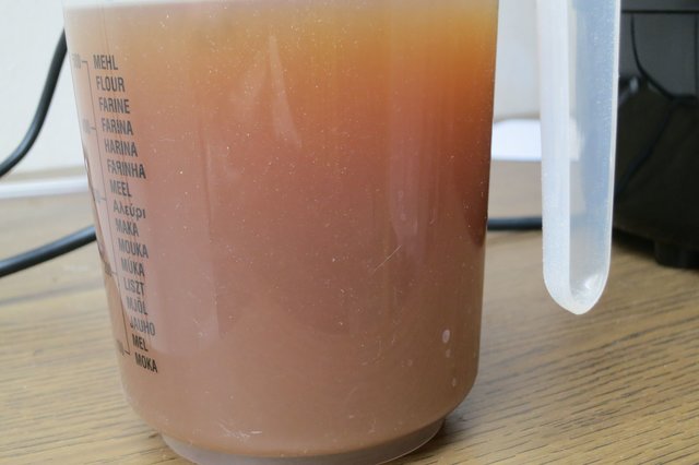 Hier noch sehr trüb, der erste Liter