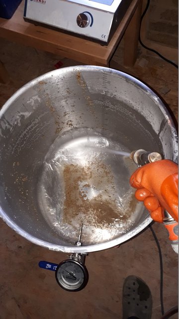 10_Maischbottich zu Sudpfanne.jpg
