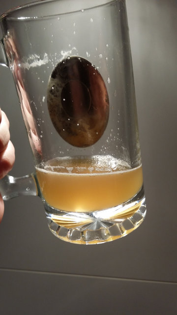 Ich konnte es nicht lassen zu probieren. Suuper lecker, jetzt schon. Aber: Finger-Weg!
