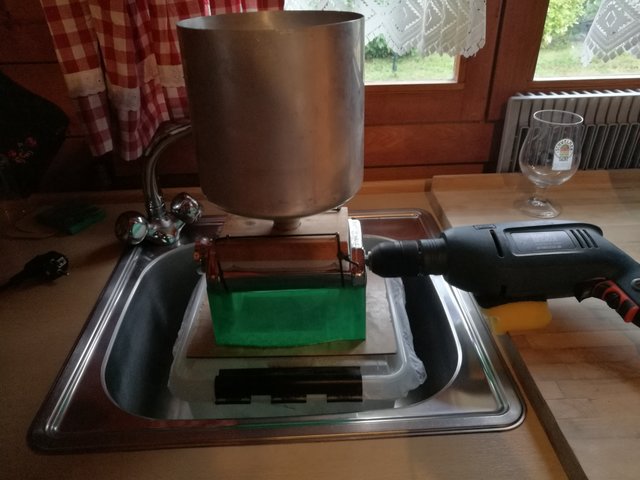 Malzmühle aus Nudelmaschine (eigenbau), 1.7 kg wurden in ca. 10 min. fein gemahlen