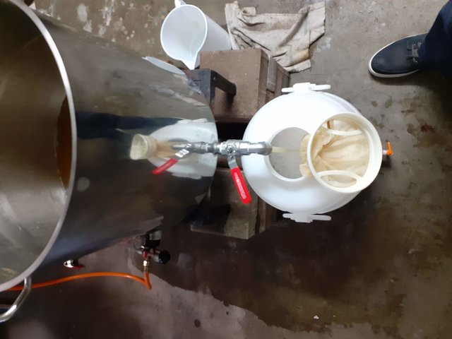 20191004_161819.jpg (364.06 KiB) 19201 mal betrachtet Nach einem halben Liter läuft das klar und braucht keinen Filter mehr.