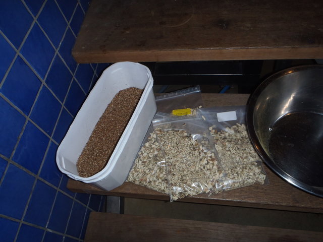 P3310136.JPG (685.08 KiB) 15994 mal betrachtet Zuaten