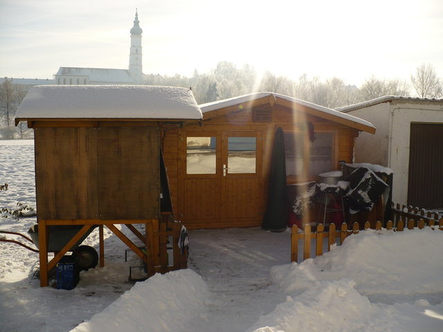 Das wäre das Backstübchen,jetzt aber ohne Schnee...Muhahahah!