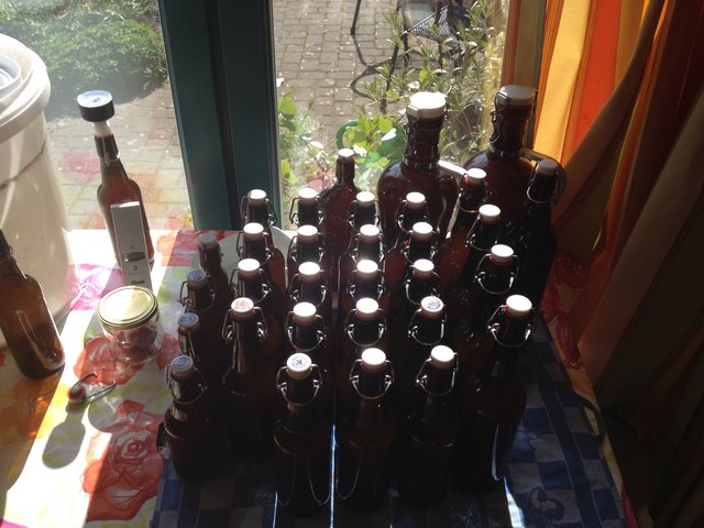 05_Sud_Märzen_OG_20150418_153931_Abfuellen.jpg (567.84 KiB) 13511 mal betrachtet 20,4 Liter