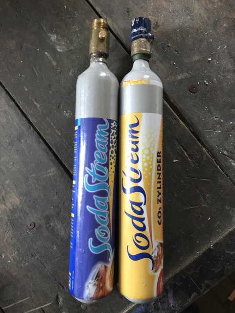 Alte Sodastreamflaschen 02.jpg