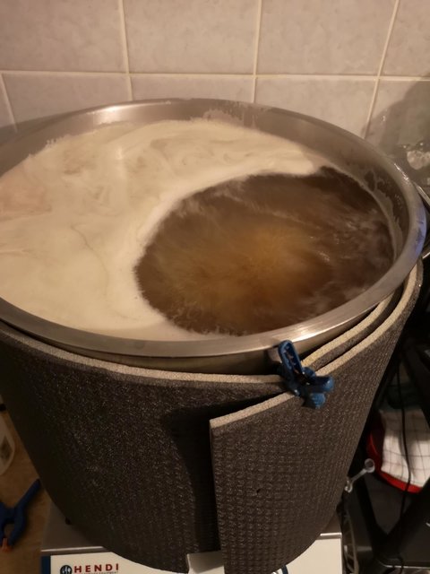 K1600_IMG_20200426_190057.JPG (165.85 KiB) 3197 mal betrachtet Kochbeginn der Würze