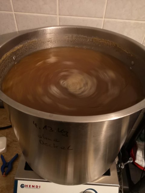 K1600_IMG_20200426_203546.JPG (125.27 KiB) 3244 mal betrachtet Kochen ist beendet und der Wirlpool angedreht