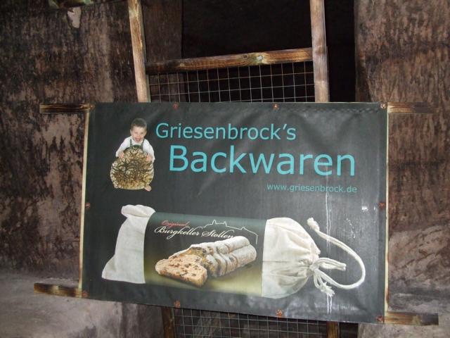 Wir sind nicht alleine. <br />Bekannte Bäckereien lagern zeitweise auch ihren Weihnachtsstollen in den Felsengewölben ein.