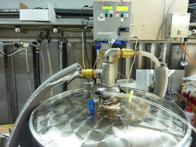 P1080430_Bildgröße ändern.JPG (200.59 KiB) 6879 mal betrachtet Kühlmittelzu/ablauf