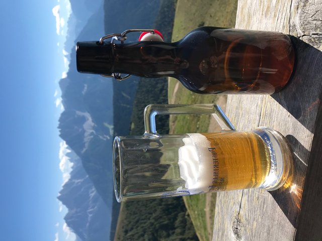 naturtrübes Bier mit Aussicht