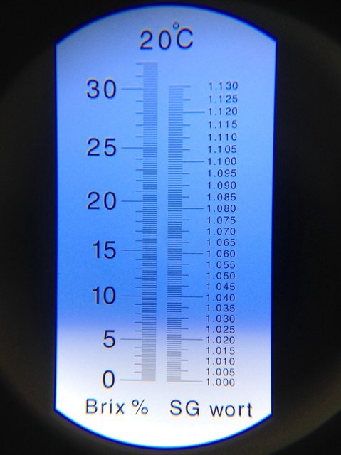 71e9ad02ab338eeca4e1c60aa33c9f8e.jpg (222.94 KiB) 7393 mal betrachtet Refraktometer