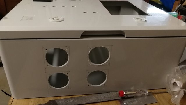 IMG_20201208_215253.jpg (2.14 MiB) 20131 mal betrachtet An der rechten Seite 4x 220v Einbaudosen