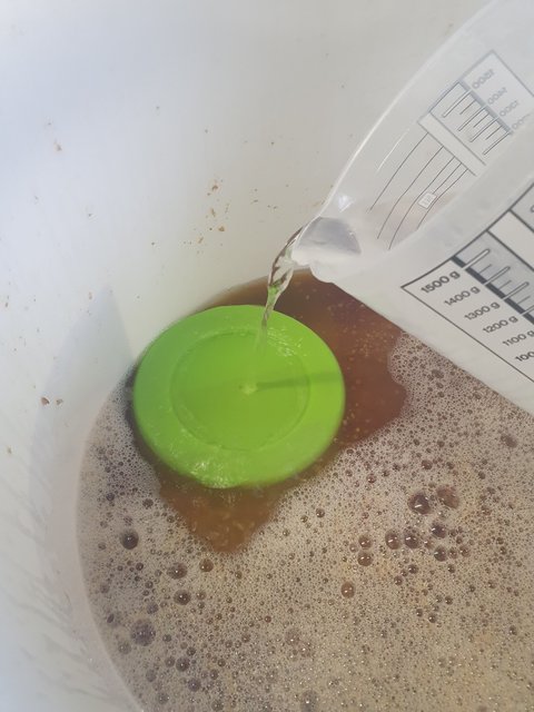Mein Nachguss lief wie zu sehen ist. Heisses Wasser aus der Leitung