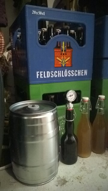 Die Ausbeute: 40 Flaschen 0.33 plus ein 5 Liter Fass