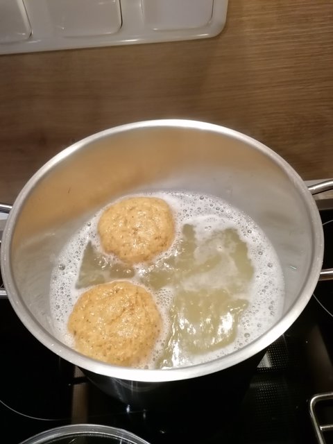 IMG_20210414_212703.jpg (1.34 MiB) 11780 mal betrachtet Teigling im Kochbad