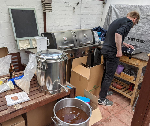 Kochen vorbereiten, die Hendi wartet auf ihren ersten Einsatz.
