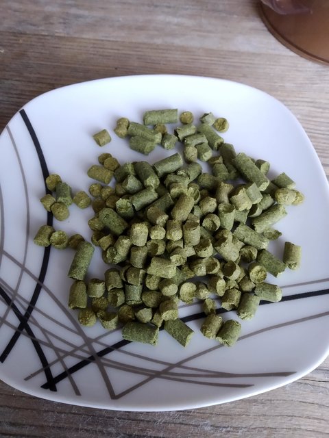 Whirlpoolhopfen: Magnum, Ht. Mittelfrüh, Ht. Tradition.