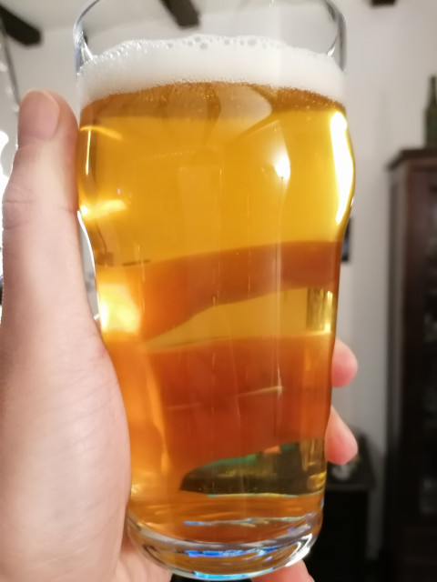 Böhmisches Pils mit Pecannuss Holz