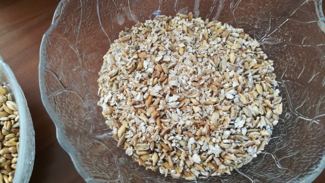 IMG_20220217_145548.jpg (2.71 MiB) 1517 mal betrachtet 6-Kornmischung geschrotet